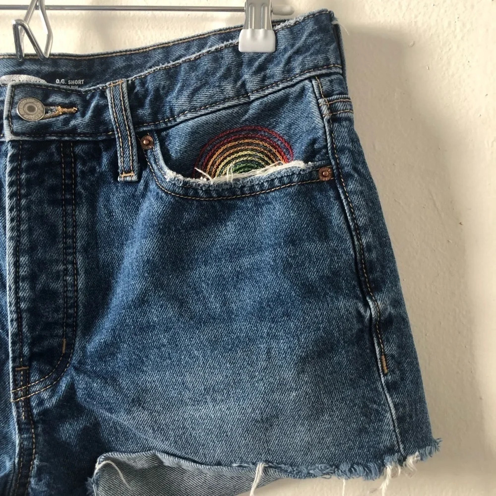 ☀️OLD NAVY Rainbow OG High Rise Distressed Button Fly Shorts - Picture 3 of 10